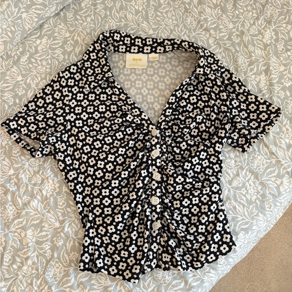 Maeve by Anthropologie Black and White Floral Blouse - Picture 2 of 4